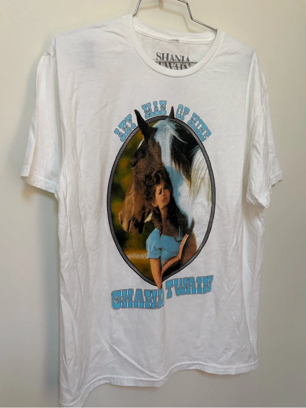NWOT Urban Outfitters Shania Twain Any Man Of Mine Graphic Tee Size Medium